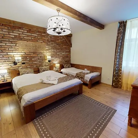 Marta, 200 M Apartmán